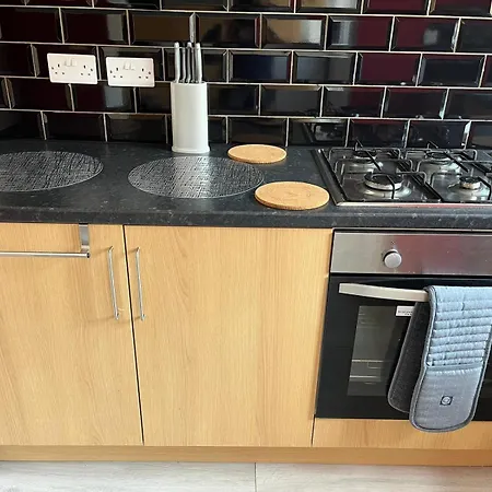 Giga Residential 4 Bedrooms, 8 Guests , Near City Centre, Arcade Machine, Sky Tv, Netflix, Free Wifi, Free Parking Newcastle upon Tyne Exterior photo