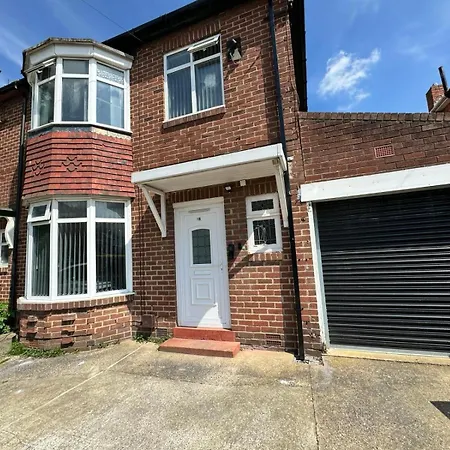 Giga Residential 4 Bedrooms, 8 Guests , Near City Centre, Arcade Machine, Sky Tv, Netflix, Free Wifi, Free Parking Newcastle upon Tyne Exterior photo